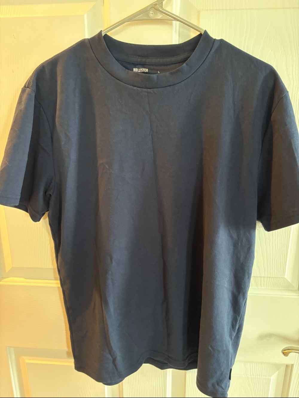 Hollister Men’s Dark Navy Short Sleeve Crew Tee